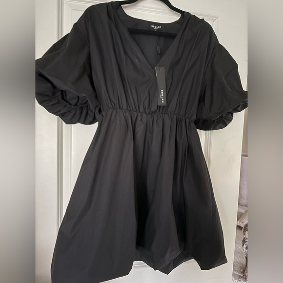 NWT Beulah Dress Sz small - Picture 2 of 6